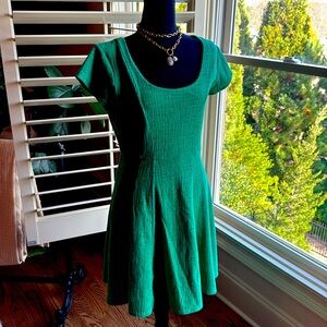 Kelly green Maeve cap sleeve dress by Anthropology! Super comfortable and lined.